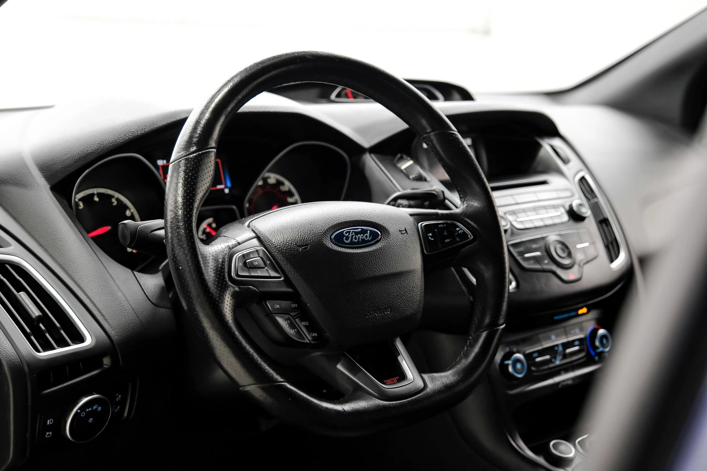 Used 2017 Ford Focus ST FWD image 19