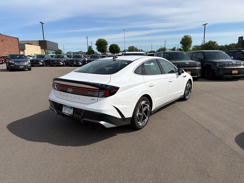 Certified 2026 Hyundai Sonata SEL AWD/4WD image 2