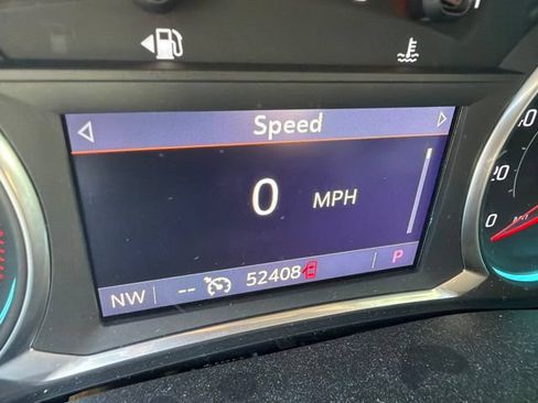 Used 2021 Chevrolet Traverse LT AWD/4WD image 11