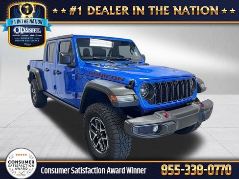 Used 2024 Jeep Gladiator Rubicon w/ Technology Group AWD/4WD image 1