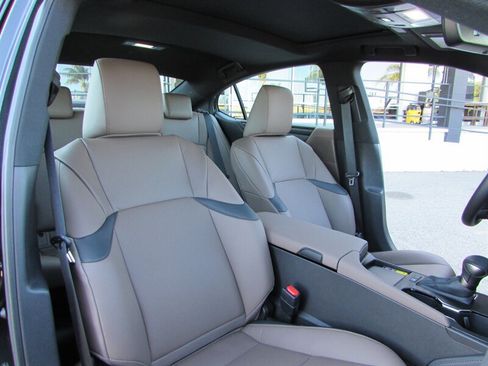 Used 2025 Lexus ES 300h w/ Premium Package FWD image 31