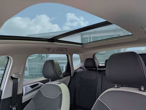 New 2026 Volkswagen Taos SE FWD image 22