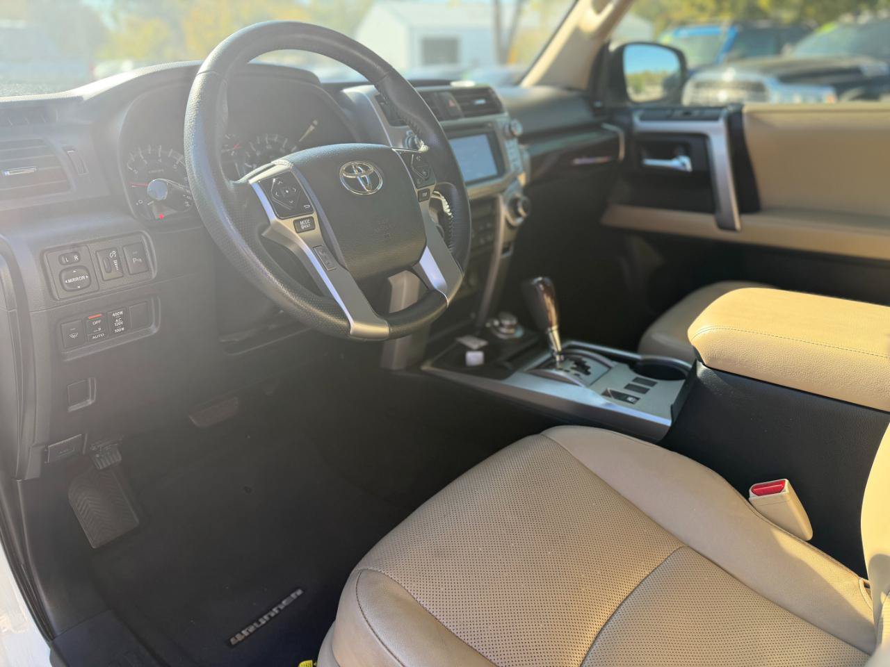 Used 2018 Toyota 4Runner Limited AWD/4WD image 15