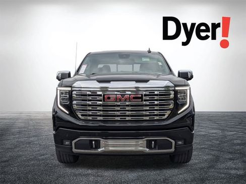 Used 2025 GMC Sierra 1500 Denali w/ Denali Reserve Package AWD/4WD image 11