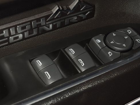 Used 2022 Chevrolet Silverado 1500 High Country image 42