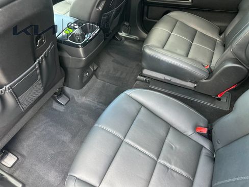 Certified 2023 Kia Telluride EX w/ EX Captain's Chair Package FWD image 13
