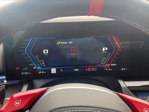 Used 2026 BMW M5 w/ Executive Package image 25