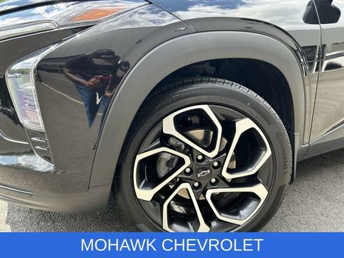 Used 2025 Chevrolet Trax RS w/ Sunroof Package FWD image 33