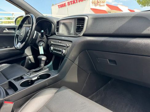 Used 2020 Kia Sportage S FWD image 16