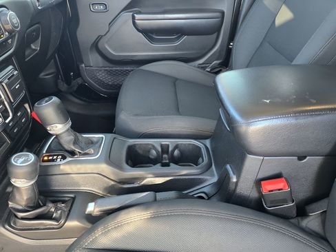 Used 2020 Jeep Wrangler Unlimited Sport image 19