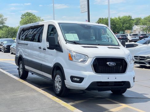 Used 2022 Ford Transit 350 XLT RWD image 2