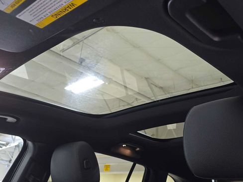 Used 2025 Mercedes-Benz GLB 250 4MATIC image 22