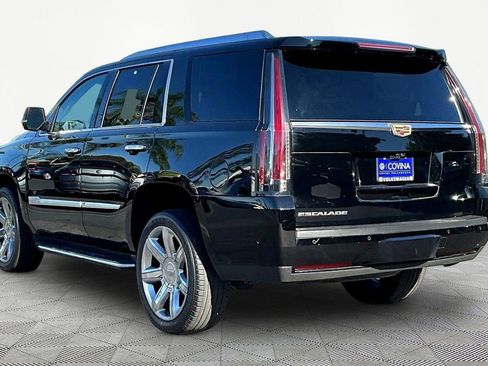 Used 2018 Cadillac Escalade Luxury image 4