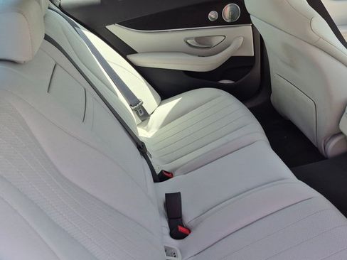 Used 2021 Mercedes-Benz E 350 Sedan image 19