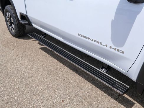 New 2026 GMC Sierra 3500 Denali w/ Denali Reserve Package image 7