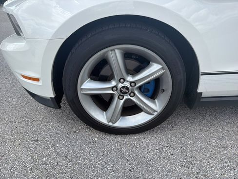 Used 2010 Ford Mustang GT image 12
