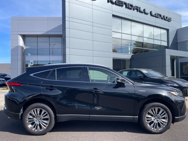 Used 2021 Toyota Venza XLE w/ Softex Package AWD/4WD image 2