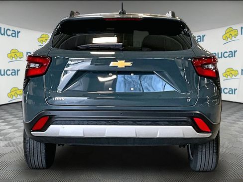 Used 2025 Chevrolet Trax LT w/ Driver Confidence Package FWD image 5