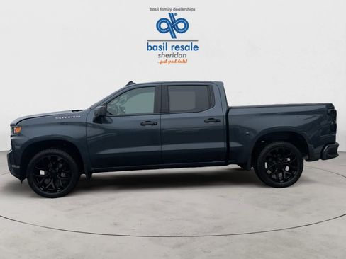 Used 2019 Chevrolet Silverado 1500 Custom w/ Custom Value Package image 3