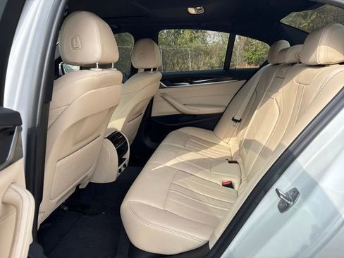 Used 2019 BMW 530i image 8