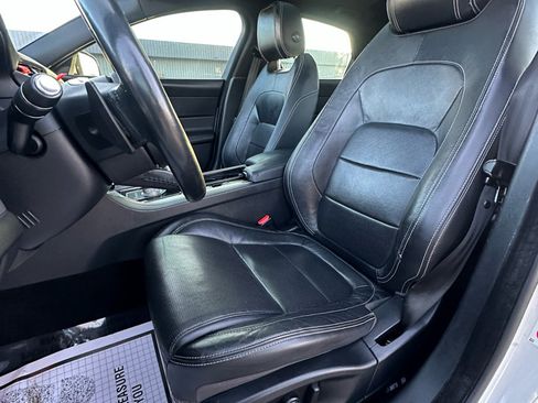 Used 2016 Jaguar XF R-Sport image 22