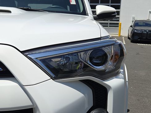 Used 2024 Toyota 4Runner TRD Off-Road Premium w/ Moonroof Package AWD/4WD image 9