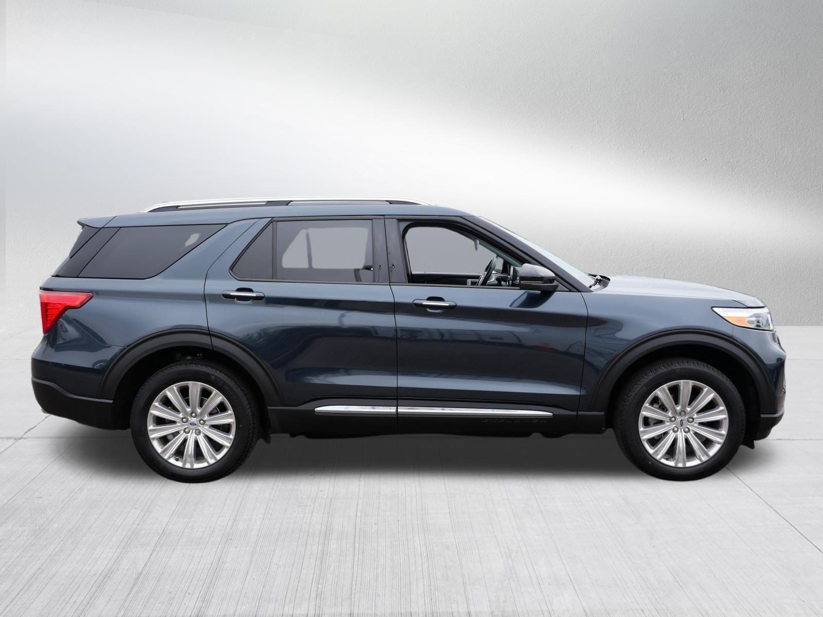 Used 2023 Ford Explorer Limited w/ Limited Technology Package AWD/4WD image 8
