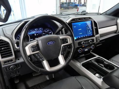 Used 2022 Ford F250 Lariat w/ Lariat Ultimate Package AWD/4WD image 12