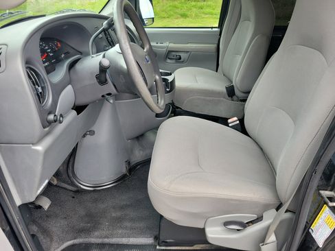 Used 2006 Ford E-350 and Econoline 350 Extended Super Duty RWD image 4