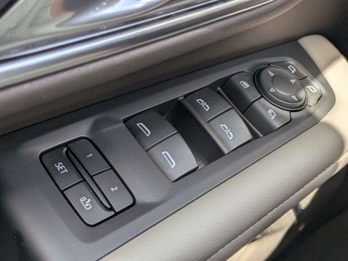 Used 2023 Chevrolet Tahoe Z71 w/ Luxury Package AWD/4WD image 22