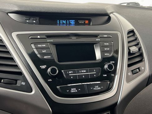 Used 2016 Hyundai Elantra SE image 27