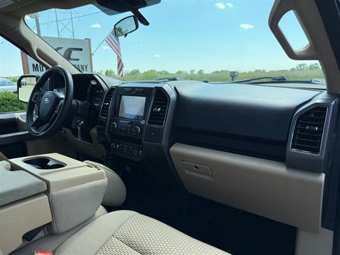 Used 2019 Ford F150 XLT w/ Trailer Tow Package RWD image 12