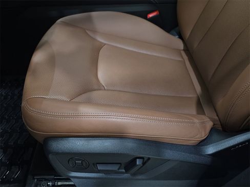 Certified 2025 Audi Q8 Premium Plus w/ Premium Plus Package image 31