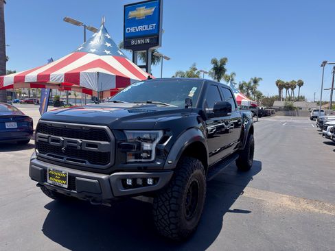 Used 2018 Ford F150 Raptor w/ Equipment Group 802A Luxury AWD/4WD image 4