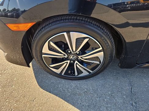 Used 2018 Honda Civic EX-T image 24