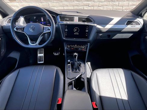 Certified 2023 Volkswagen Tiguan SE R-Line FWD image 15