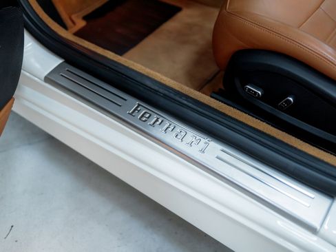 Used 2016 Ferrari California T image 41