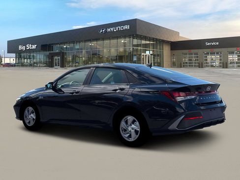 New 2026 Hyundai Elantra SE FWD image 4