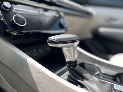 Certified 2025 Hyundai Tucson SEL AWD/4WD image 30