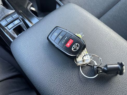 Used 2025 Toyota Camry LE image 21