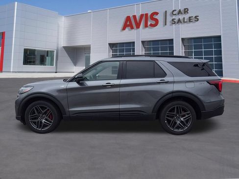 Used 2025 Ford Explorer ST-Line w/ ST-Line Street Pack AWD/4WD image 10