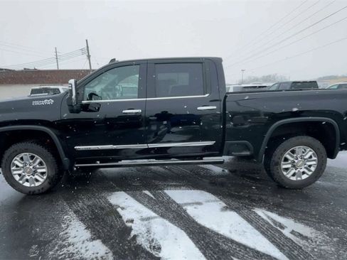 Used 2025 Chevrolet Silverado 2500 High Country w/ Technology Package image 5