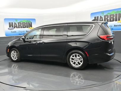 Used 2024 Chrysler Pacifica Touring-L