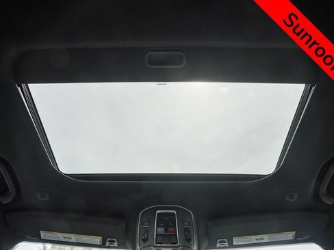 Used 2025 Jeep Grand Cherokee Laredo X w/ Luxury Tech Group I AWD/4WD image 6