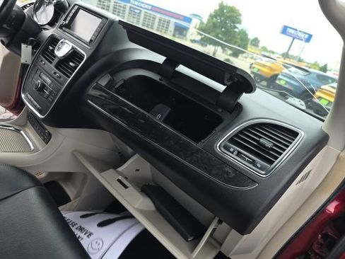 Used 2012 Chrysler Town & Country Touring-L w/ Entertainment Group #2 FWD image 43