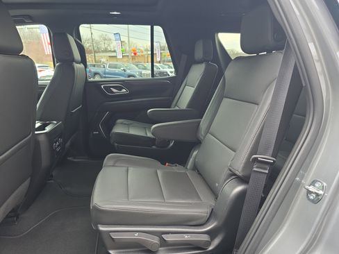 Used 2022 Chevrolet Tahoe Z71 w/ Luxury Package image 14