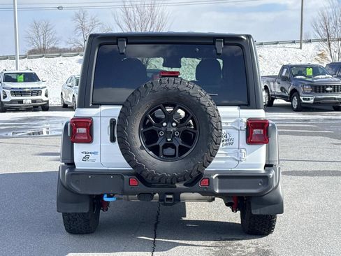 Used 2024 Jeep Wrangler Willys image 25
