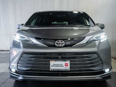 New 2026 Toyota Sienna Platinum AWD/4WD image 2