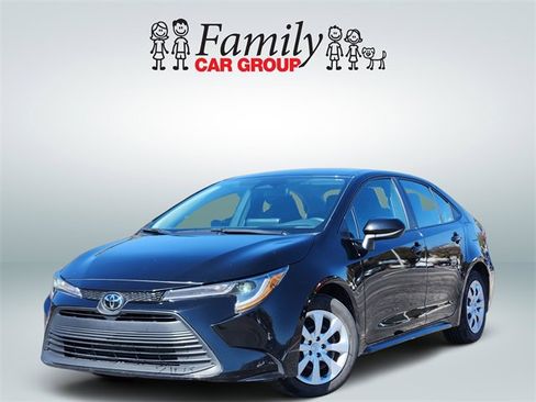 Certified 2024 Toyota Corolla LE image 1