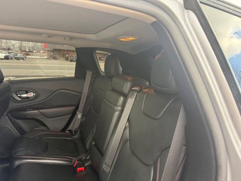 Used 2014 Jeep Cherokee Trailhawk image 32